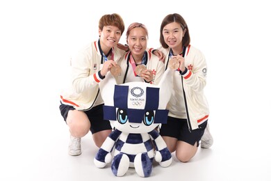 Soo Wai-yam and her table tennis teammates, Doo Hoi-kem (left) and Lee Ho-ching (right), won the first-ever Olympic women’s team bronze medal from the Tokyo 2020 Olympics for Hong Kong